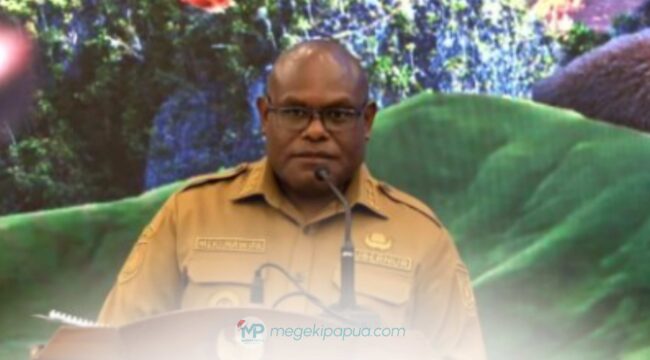 Gubernur Papua Tengah Meki Nawipa menyampaikan kritik terkait pemangkasan dana Otonomi Khusus Papua saat peluncuran Rencana Aksi Percepatan Pembangunan Papua (RAPPP) 2025–2029 di Jakarta, Selasa (16/12/2025).